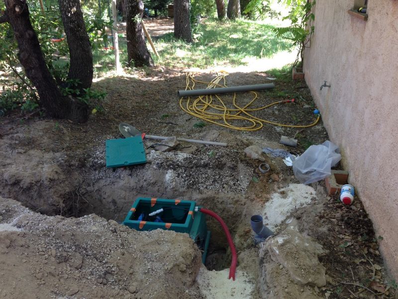 Pompe de relevage eaux chargées pour un raccordement au réseau collectif près de Marseille